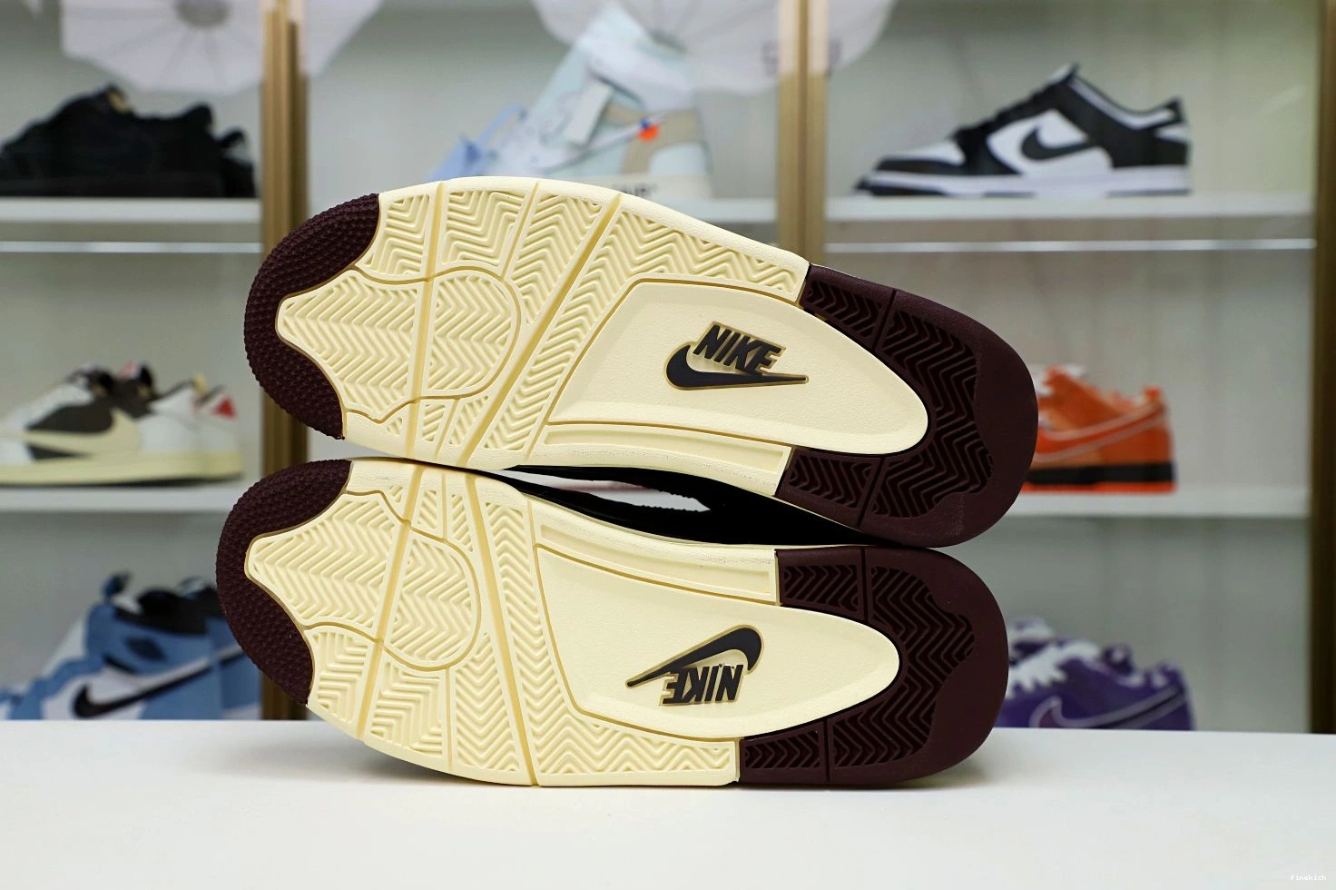 AIR 4 AM JORDAN 1102